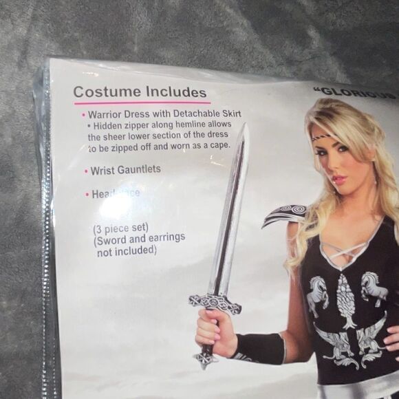 Glorious Gladiator Costume    - Picture 4 of 5